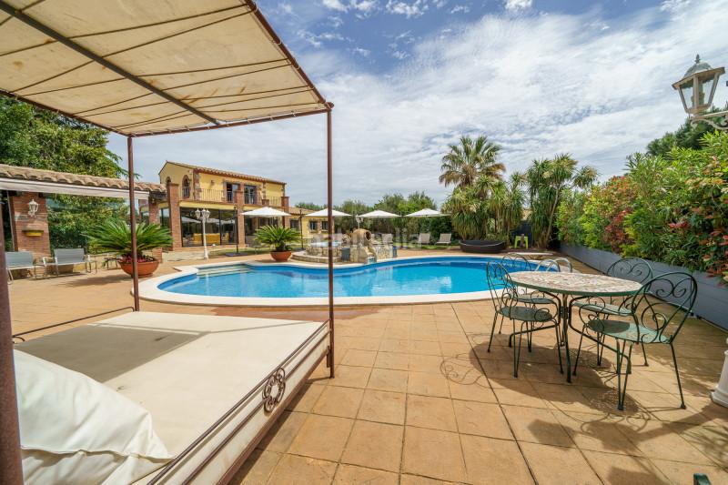 Foto b30703b7-7db8-4fcc-97df-18245e454687. Casa excepcional villa de lujo enclavada en el golf , rodeada de exuberante naturaleza y una serena tranquilidad, al tiempo en Peralada