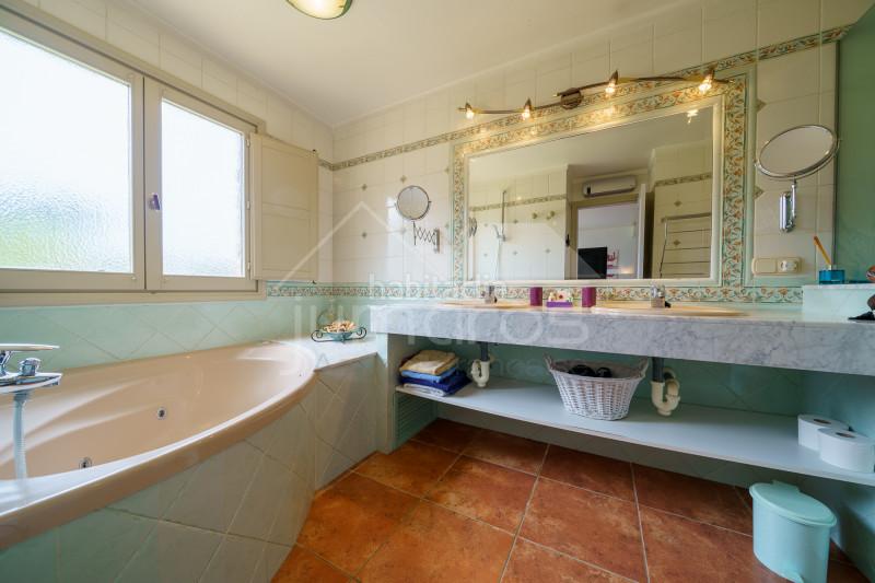 Foto d8921dc4-f793-47b3-8062-8fcbd919b05c. Casa excepcional villa de lujo enclavada en el golf , rodeada de exuberante naturaleza y una serena tranquilidad, al tiempo en Peralada