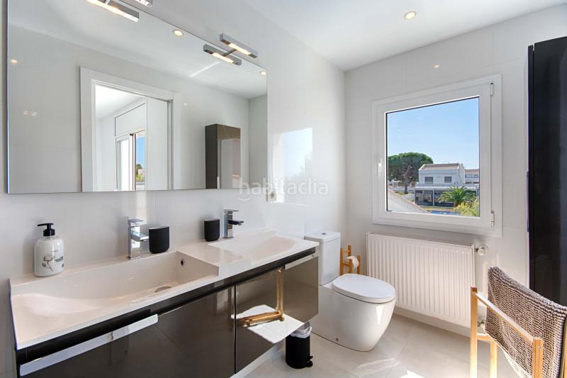 Foto 6586c45b-4dfa-4e17-8152-ad7088b224f0. Haus mit heizung parking pool in Cap Ras - Creus - Falconera Empuriabrava