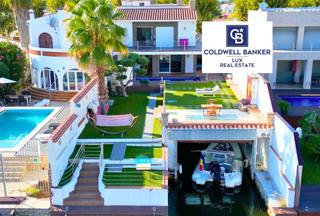 Maison  N/a. Esta magnfica residencia en empuriabrava redefine el concepto d