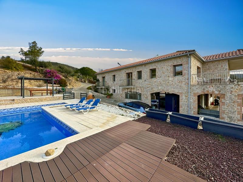 Foto 8530192f-7201-49fc-af67-e751cb2471b2. Casa esta casa de 500m en vilajuiga, costa brava, con licencia turística es una oportunidad única para comprar una propiedad de ensueño en Vilajuïga