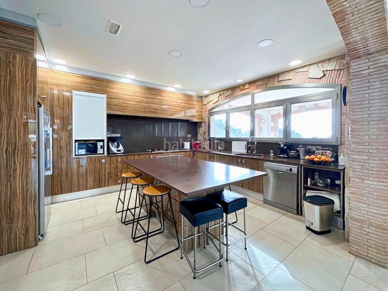 Foto 9c25ea38-01b5-4035-aa12-e25db127470c. Casa esta casa de 500m en vilajuiga, costa brava, con licencia turística es una oportunidad única para comprar una propiedad de ensueño en Vilajuïga