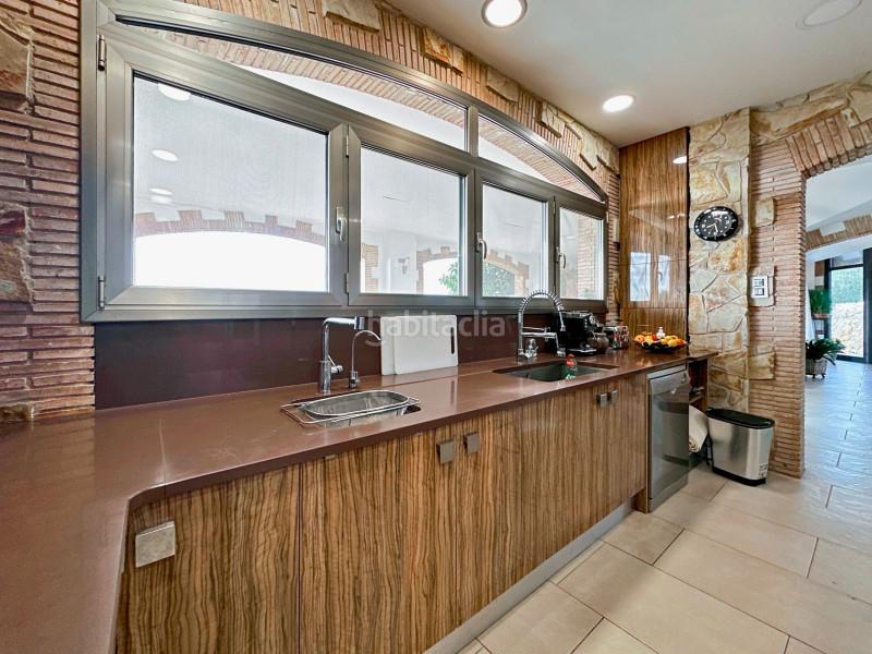 Foto d1fd9690-8b34-43d2-a8c1-29a6096c9c61. Casa esta casa de 500m en vilajuiga, costa brava, con licencia turística es una oportunidad única para comprar una propiedad de ensueño en Vilajuïga