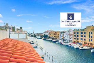 Casa adossada  N/a. Nueva casa con amarre y vistas al mar en empuriabrava. esta casa