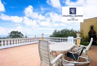 Casa  Carrer pindar. Casa con vistas al mar y terreno de 1.000m2.está ubicada en una