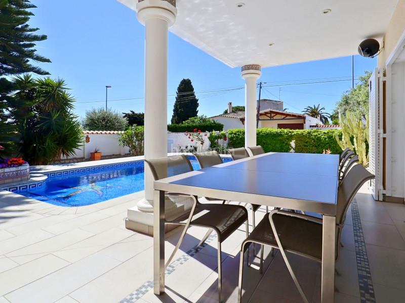Foto 294cc167-fb6b-4047-8e54-62d6db2fd1b9. Casa exclusivo casa de una sola planta situada en el codiciado barrio del Peni , a pocos pasos de las playas y cerca de en Empuriabrava