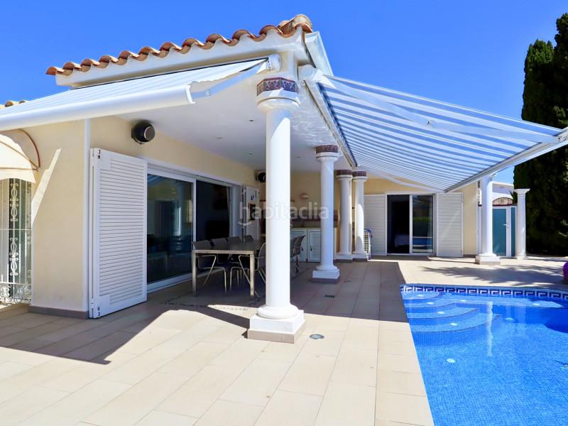 Foto b9dd4043-5720-4a79-95f9-b98b6c68a85b. Casa exclusivo casa de una sola planta situada en el codiciado barrio del Peni , a pocos pasos de las playas y cerca de en Empuriabrava