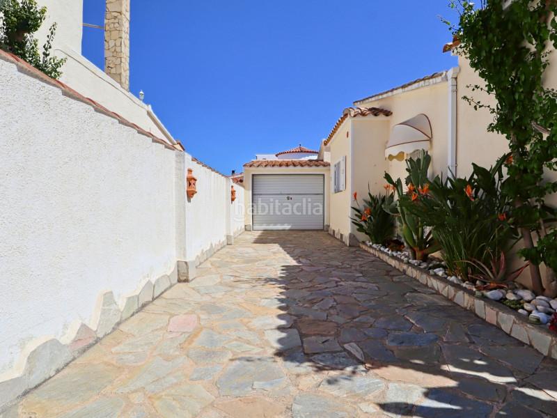 Foto bbd20c26-ec91-4f0c-a80c-e165ff84ff6b. Casa exclusivo casa de una sola planta situada en el codiciado barrio del Peni , a pocos pasos de las playas y cerca de en Empuriabrava