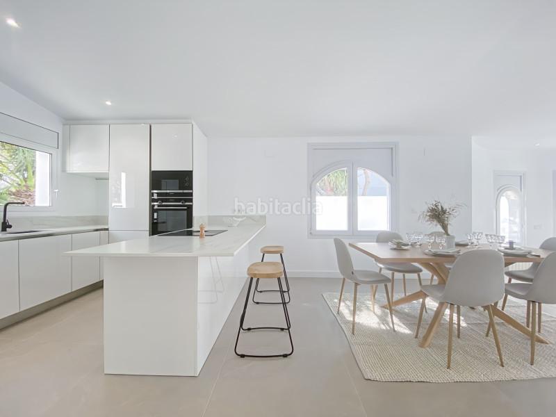 Foto 11ed2318-1c8f-4960-84f8-c8c9cb17fd9d. Casa villa completamente reformada con amarre privado situada en la costa brava más concretamente , el puerto deportivo en Empuriabrava