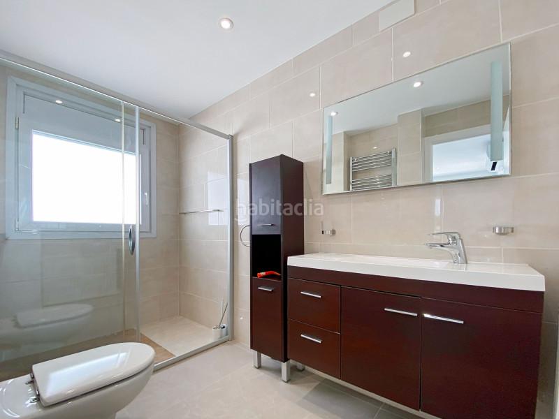 Foto d041f971-4fe4-4c71-a220-2702a9bcd980. Casa villa completamente reformada con amarre privado situada en la costa brava más concretamente , el puerto deportivo en Empuriabrava