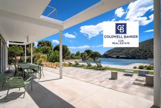 Maison  N/a. Situada en una prestigiosa zona costera de colera, esta villa de