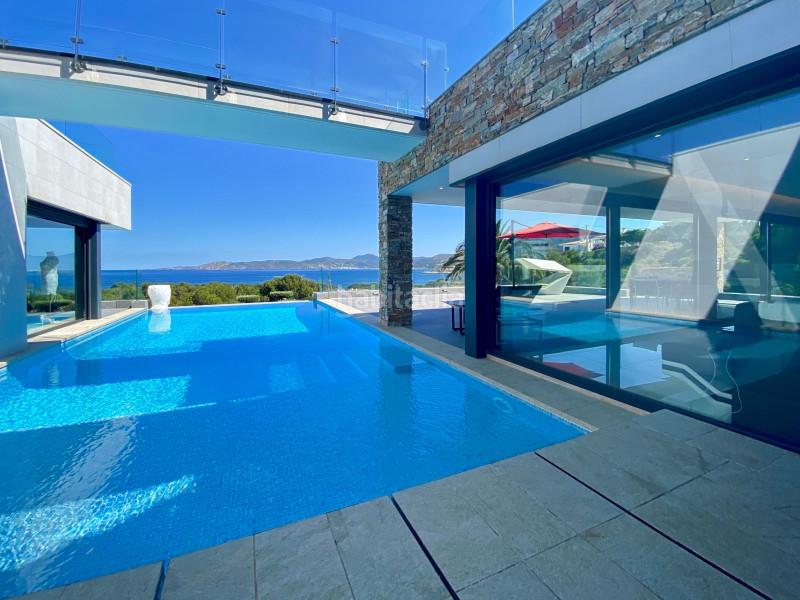 Foto 1028403c-3edc-4d85-94ff-f611e3c425ee. Casa en venta, villa de lujo en primera línea de mar ubicada , a solamente 5 minutos a pie de una de las playas más bonitas de en Llançà