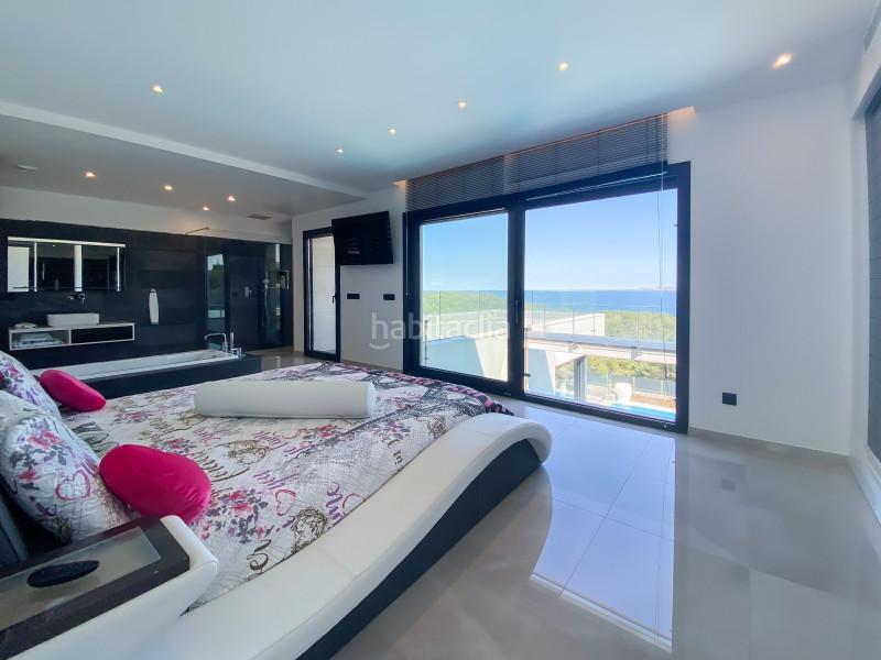Foto 1816459d-87ae-4059-b084-9a1861125b9c. Casa en venta, villa de lujo en primera línea de mar ubicada , a solamente 5 minutos a pie de una de las playas más bonitas de en Llançà