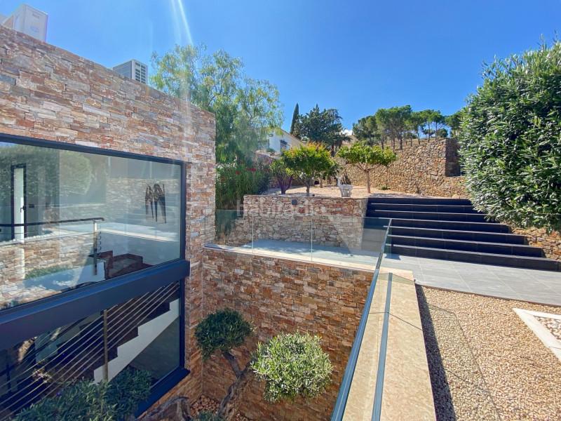 Foto 530ab7ca-3963-46b6-9cf2-25e8b6ecde09. Casa en venta, villa de lujo en primera línea de mar ubicada , a solamente 5 minutos a pie de una de las playas más bonitas de en Llançà