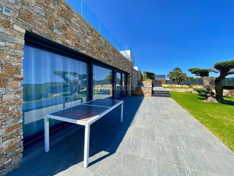 Foto 69cde98b-9f61-430f-92c6-6a22d98954ae. Casa en venta, villa de lujo en primera línea de mar ubicada , a solamente 5 minutos a pie de una de las playas más bonitas de en Llançà