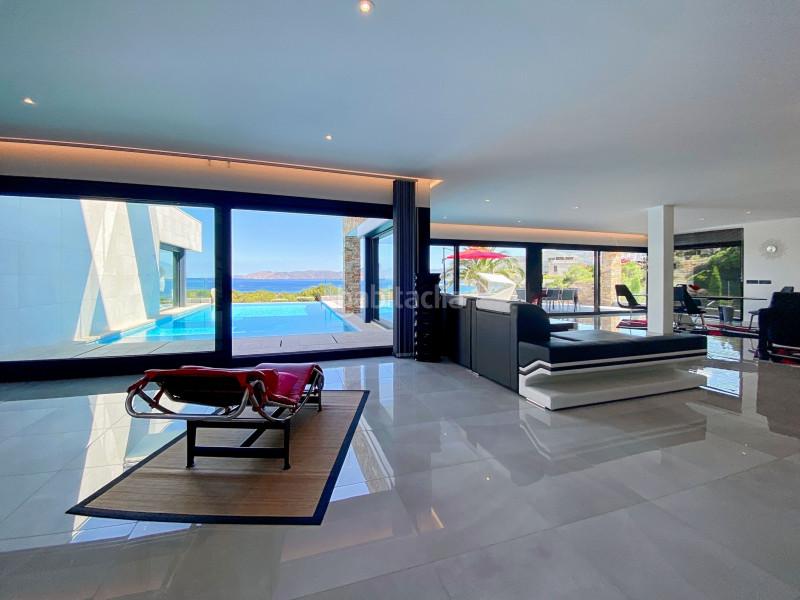 Foto 829f1a6c-05b0-4481-b185-3186096f365b. Casa en venta, villa de lujo en primera línea de mar ubicada , a solamente 5 minutos a pie de una de las playas más bonitas de en Llançà