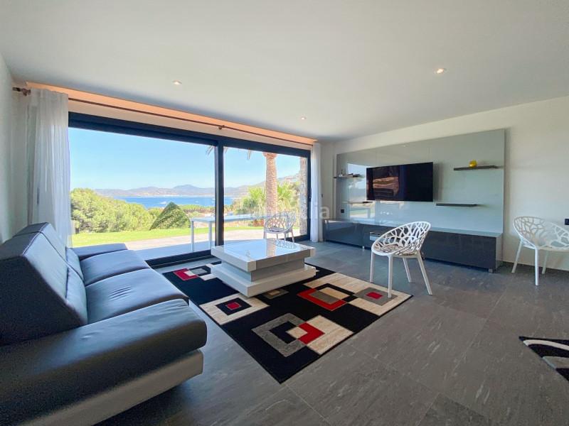 Foto 972409b1-09f2-4864-9c8a-b5da8fd1544a. Casa en venta, villa de lujo en primera línea de mar ubicada , a solamente 5 minutos a pie de una de las playas más bonitas de en Llançà