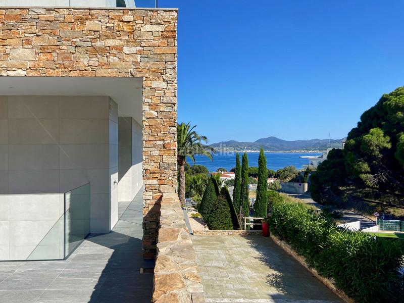 Foto 9e168c73-72e2-4d75-931d-13d64cc8d875. Casa en venta, villa de lujo en primera línea de mar ubicada , a solamente 5 minutos a pie de una de las playas más bonitas de en Llançà