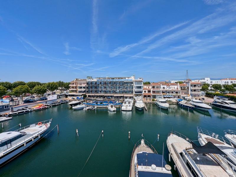 Foto ece3e2fb-54b5-4b9c-b993-211d04214f38. Gebäude in Salins - Cavall de Mar Empuriabrava