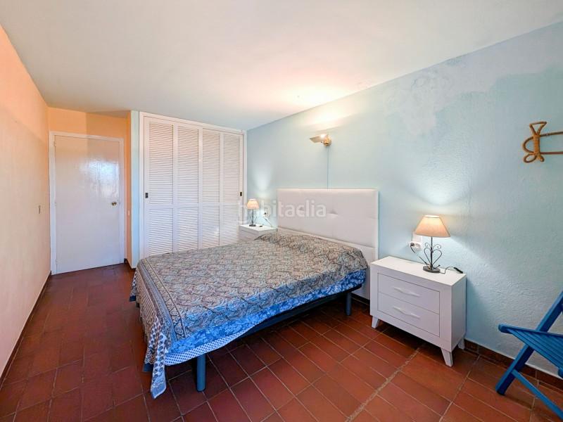 Foto d45b054d-7591-47b6-bb28-4450757b07bf. Casa encantadora casa de dos pisos con una vista preciosa al mar y al pueblo , una terraza soleada y una segunda terraza con en Cadaqués