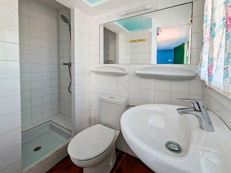 Foto d6b26570-d0ea-41c2-8c86-c7406d4e507b. Casa encantadora casa de dos pisos con una vista preciosa al mar y al pueblo , una terraza soleada y una segunda terraza con en Cadaqués