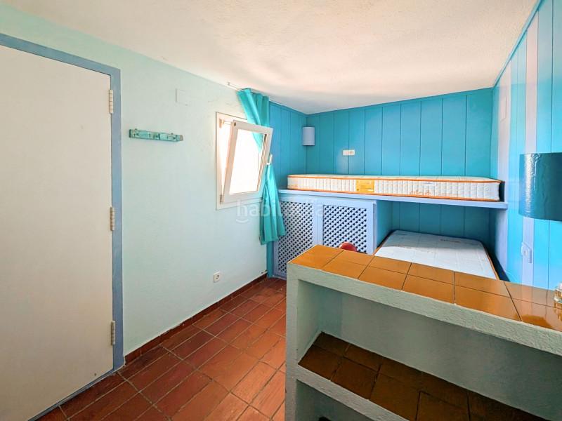 Foto efafba5c-2087-4d71-8efa-77c4b4aaf5f9. Casa encantadora casa de dos pisos con una vista preciosa al mar y al pueblo , una terraza soleada y una segunda terraza con en Cadaqués