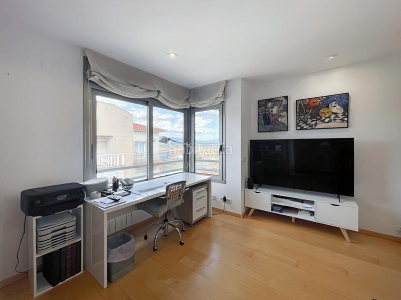Foto d68dbcc4-6d3b-483e-a733-87bb7cb4d065. Appartement avec chauffage parking dans Eixample-Horta Capallera Figueres