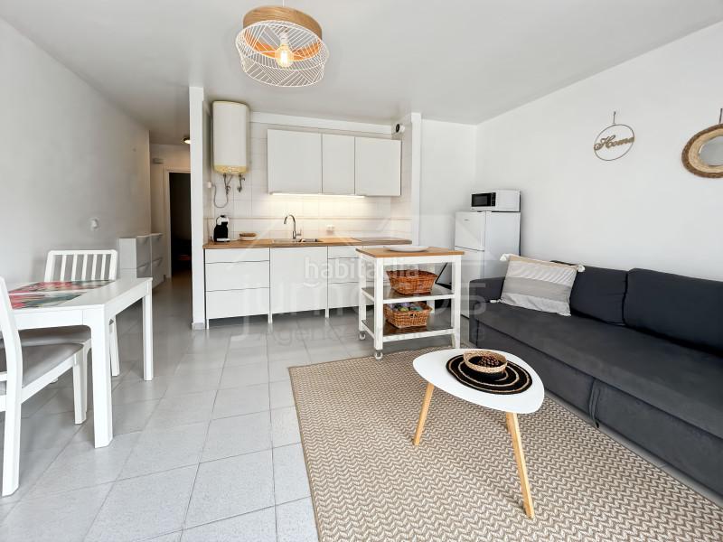 Foto bde9176e-7786-474e-b32c-2f79c6be48c6. Erdgeschoss mit parking in Port Grec - Port Moxó Empuriabrava