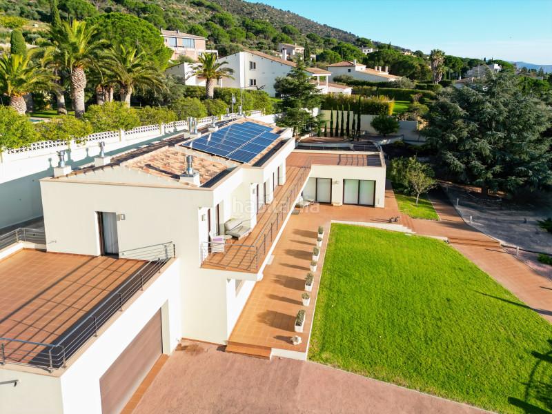 Foto 2ea88e0b-d2fc-48c9-9d83-d8aab040fba3. Casa le presentamos esta villa ubicada en la exclusiva residencia de els olivars, . esta elegante propiedad combina lujo y confor en Pau