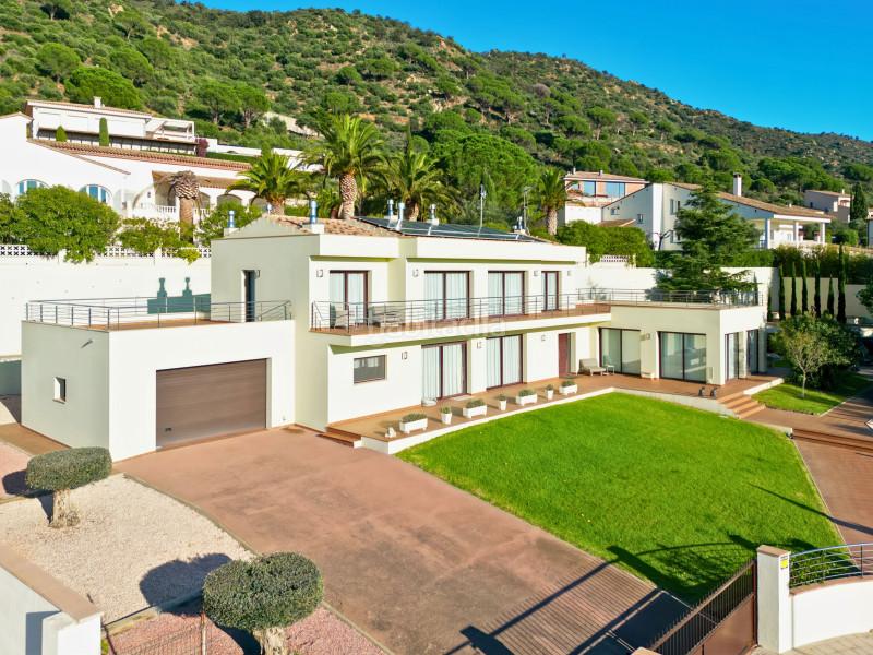 Foto 34df7231-33a1-49f3-863d-fbdd3250c468. Casa le presentamos esta villa ubicada en la exclusiva residencia de els olivars, . esta elegante propiedad combina lujo y confor en Pau