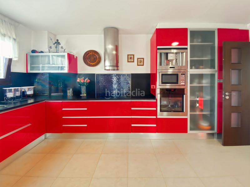 Foto 5f851d5f-18e8-4207-91dc-1b01f0a4617a. Casa le presentamos esta villa ubicada en la exclusiva residencia de els olivars, . esta elegante propiedad combina lujo y confor en Pau