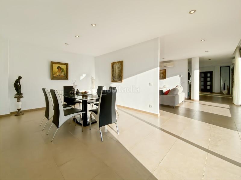 Foto 823980af-c732-4b00-ba34-50b38a2ec6a6. Casa le presentamos esta villa ubicada en la exclusiva residencia de els olivars, . esta elegante propiedad combina lujo y confor en Pau
