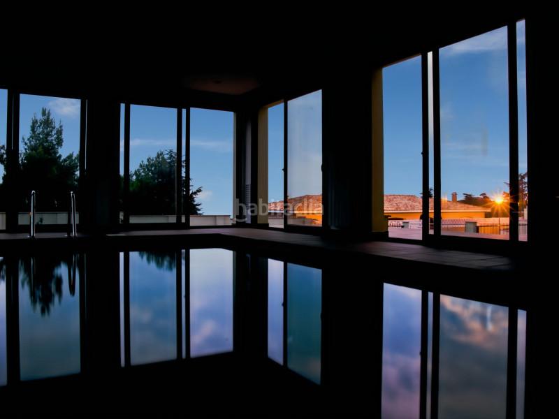 Foto b201e81a-ab6e-4235-9160-a2f8289dc354. Casa le presentamos esta villa ubicada en la exclusiva residencia de els olivars, . esta elegante propiedad combina lujo y confor en Pau