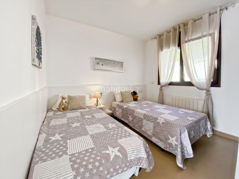 Foto b29fb2a8-fdf8-4a95-a5c1-c4681af25f46. Casa le presentamos esta villa ubicada en la exclusiva residencia de els olivars, . esta elegante propiedad combina lujo y confor en Pau