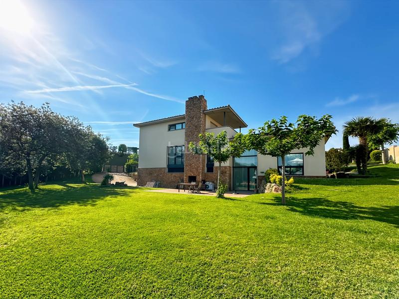 Foto 45492845-28a1-45eb-b27c-2667576ff791. Casa amb calefacció aparcament piscina a Eixample Residencial Escala (L´)