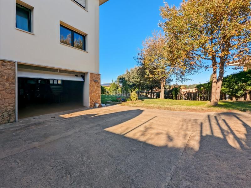 Foto 8b999dc2-03d0-4766-bd22-57950f8e3c2e. Casa amb calefacció aparcament piscina a Eixample Residencial Escala (L´)