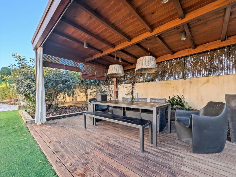 Foto 8fa42a1b-0fb8-4d45-9a07-b5915361bbe0. Casa amb calefacció aparcament piscina a Eixample Residencial Escala (L´)