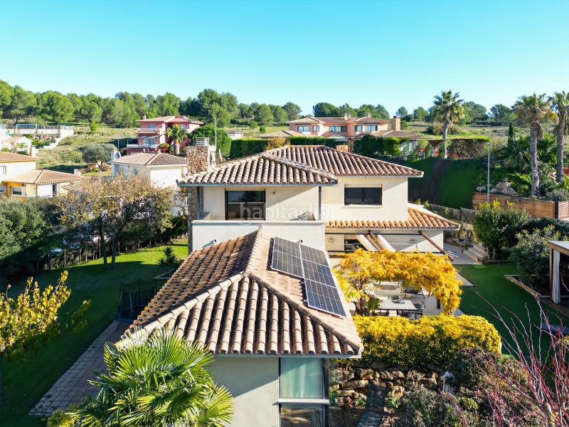 Foto ce174abe-f15e-4937-865e-9d94d446ae94. Casa amb calefacció aparcament piscina a Eixample Residencial Escala (L´)