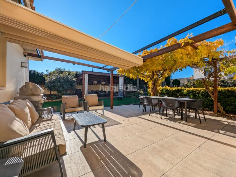 Foto d0e90e98-19ec-4712-9b3a-709db8d92fbe. Casa amb calefacció aparcament piscina a Eixample Residencial Escala (L´)
