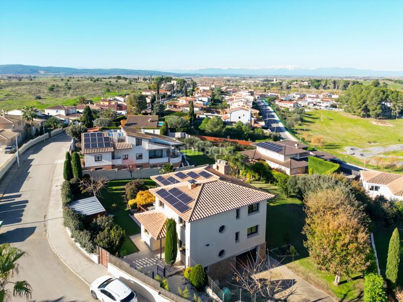 Foto e8bcb666-a3d0-4938-8e6e-6eadc8782a2f. Casa amb calefacció aparcament piscina a Eixample Residencial Escala (L´)