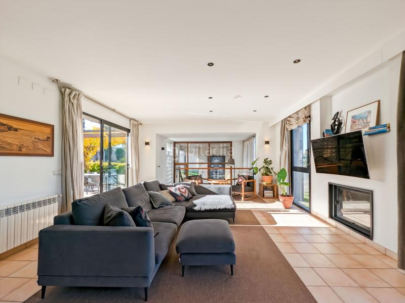 Foto f10d4beb-4016-4fa6-9a2f-90db696ecc0a. Casa amb calefacció aparcament piscina a Eixample Residencial Escala (L´)