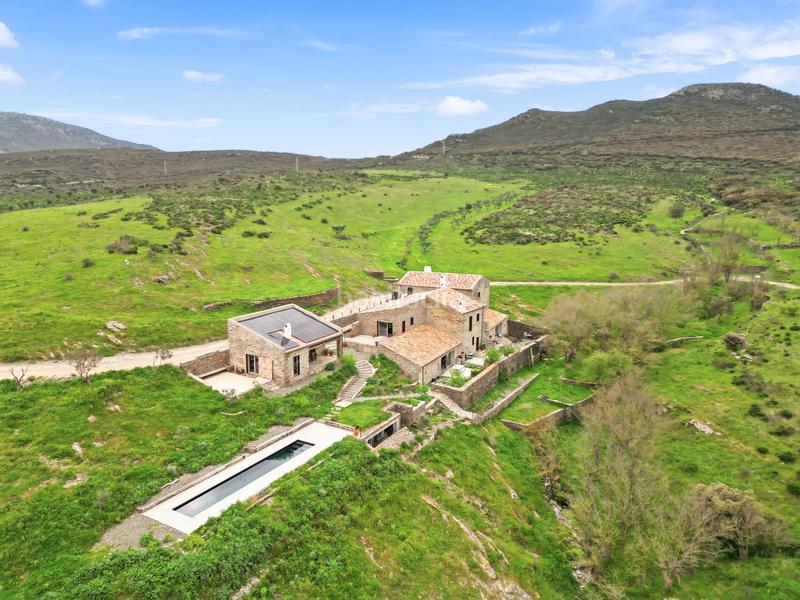 Foto 58c2db2d-84f4-40ae-a43f-14c281a83c55. Casa masía reformada con 100 hectáreas de terreno situada en el corazón del parque natural del cap de creus, alt empordà. con vistas pr en Roses
