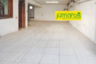 Aparcament cotxe  N/a. Ven a descubrir este amplísimo garaje de más de 78 m2 en empuria