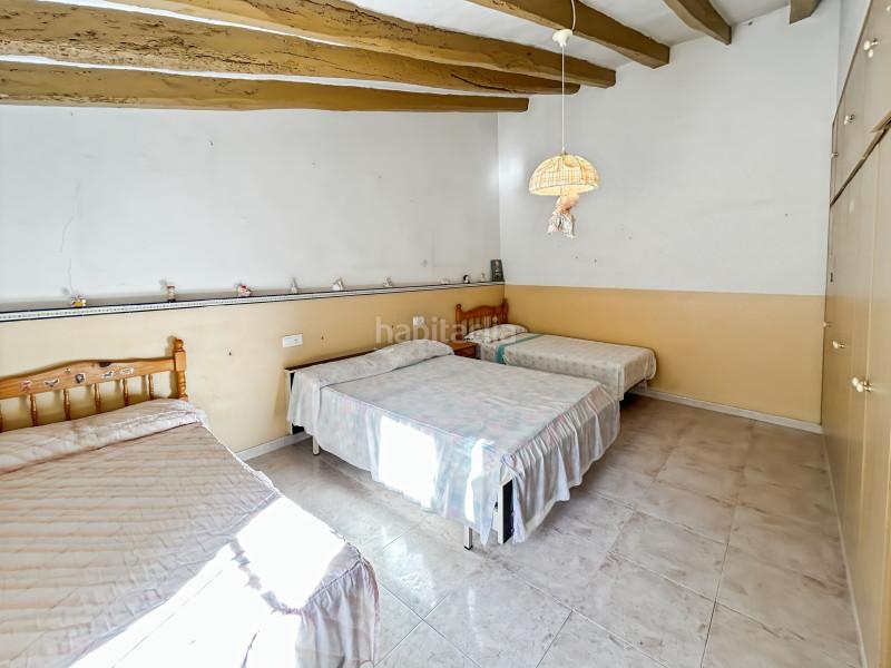Foto 4e42f6c9-11ba-4661-8bfb-07d0fefcabdb. Casa se vende esta casa con terraza soleada situada en el centro del pueblo , a pocos minutos de figueres.la propiedad está en Borrassà