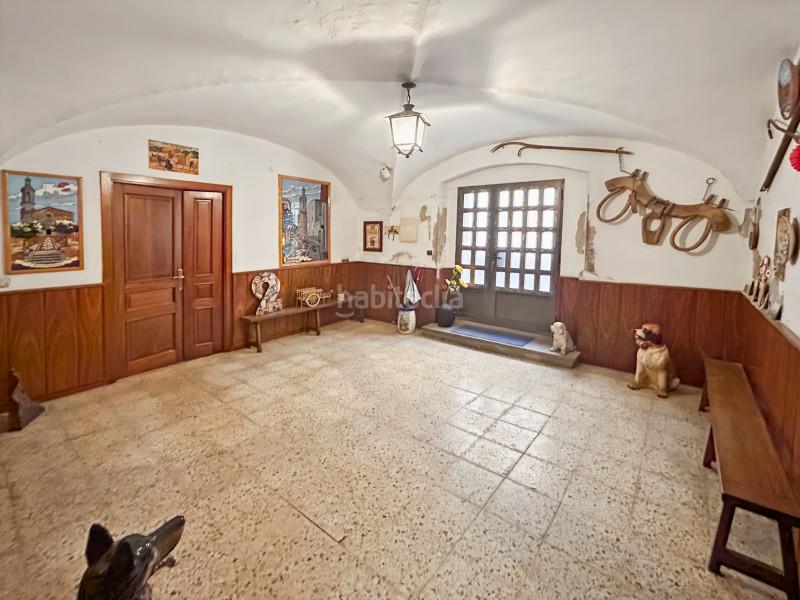 Foto 7bc5b0d6-4fe5-40d8-a70d-04f7b1ec83e9. Casa se vende esta casa con terraza soleada situada en el centro del pueblo , a pocos minutos de figueres.la propiedad está en Borrassà