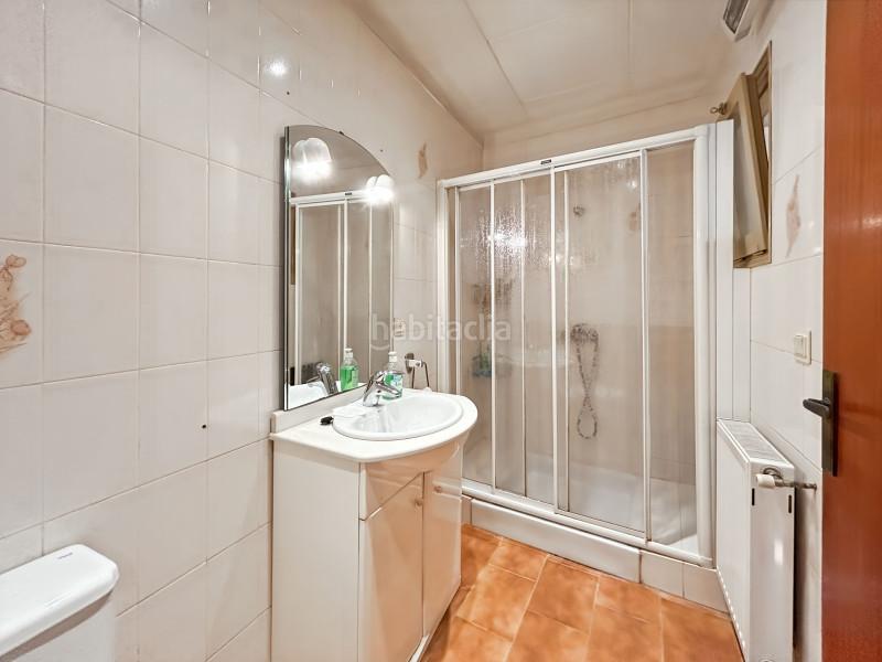 Foto 8794ef51-251b-43e6-8acd-f5857f45e4fe. Casa se vende esta casa con terraza soleada situada en el centro del pueblo , a pocos minutos de figueres.la propiedad está en Borrassà