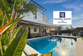 Casa  N/a. Situada cerca del centro de empuriabrava y de las playas de la c