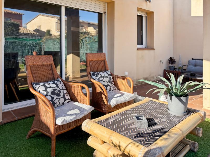 Foto 15895985-c6d5-46b9-bff4-4d626e3147ef. Casa situada en una zona tranquila , esta casa, construida en 2005, cuenta con un jardín soleado y una terraza cubierta en Empuriabrava