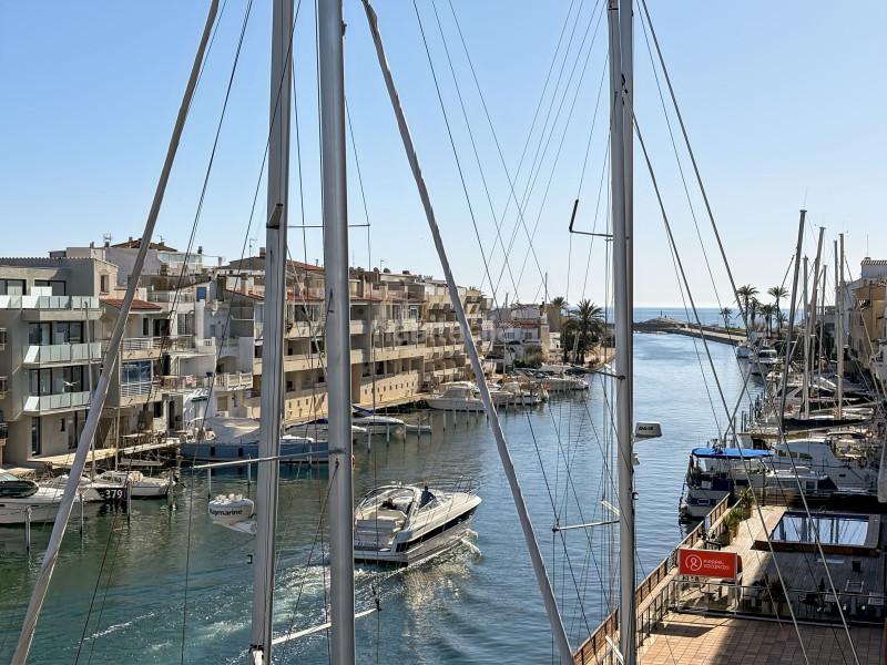 Foto 53f5bd6d-976f-4dd7-8a4c-9894afbc9040. Casa a schiera con riscaldamento in Salins - Cavall de Mar Empuriabrava