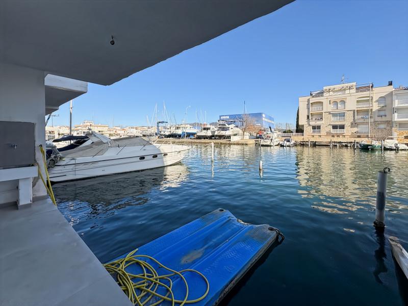 Foto 6c88dcf3-115a-46fb-bd72-9e155b35f728. Casa a schiera con riscaldamento in Salins - Cavall de Mar Empuriabrava